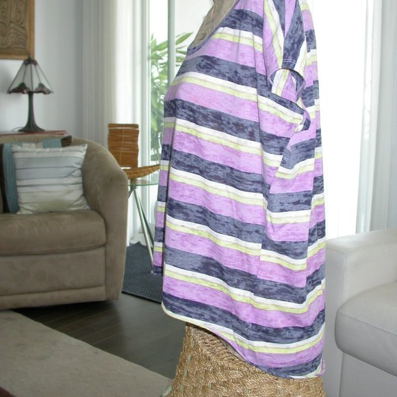 Hi/Low T-shirts - 3 - Picture 4 of 16